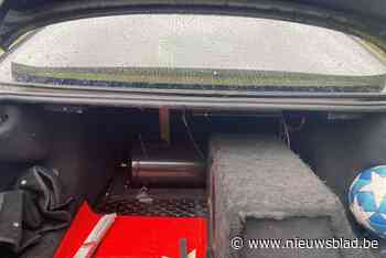 Politieactie tegen patserbakken in Beringen: “We zien vaak direct welke auto’s illegaal getuned zijn”