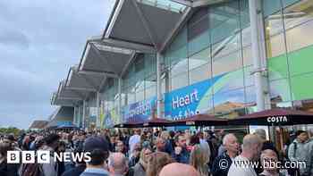 Long airport queues ahead of bank holiday weekend