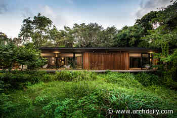 Forest Club House / Bloc Architects