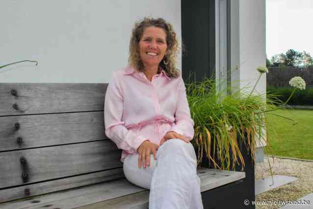 Voormalig gemeenteraadslid Sally Cosijns schoolt zich om tot rouwcoach: “Ik heb moeten leren om me kwetsbaar op te stellen”