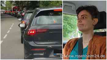 Verkehrs-Chaos in der Wasserburger Altstadt? Reporterinnen auf Testfahrt – so lange dauert es