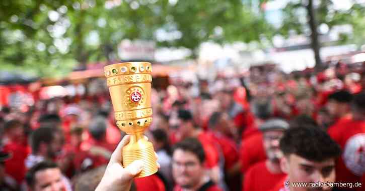 Tausende Lautern-Fans feiern auf Berliner Breitscheidplatz