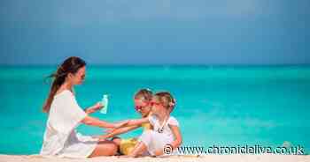 Skincare experts issue sunscreen burn warning over symbol on back of bottles