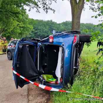 112 nieuws: Twee auto's botsen op parcours Batavierenrace