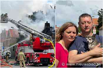 Twee woningen onbewoonbaar na zware uitslaande brand: “We dachten eerst dat we barbecue roken”