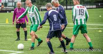 Heerlijk voetballen op je ‘ouwe dag’; al wil de geest vaak harder lopen dan het lichaam nog toelaat