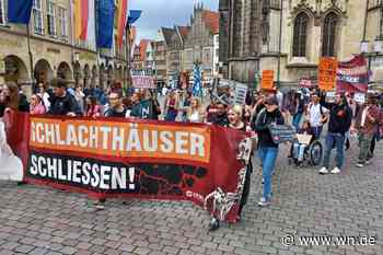 Rund 150 Menschen demonstrieren für die Schließung von Schlachthäusern