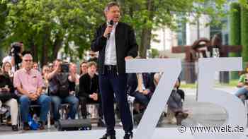 „Dann brech’ ich das jetzt hier ab“ – Aktivisten unterbrechen immer wieder Habecks Bürgerdialog