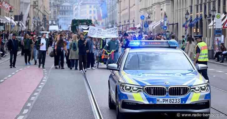 Tausende Teilnehmer bei «Krachparade» in München