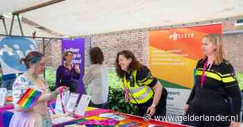 Ede heeft speciale omkleedhokjes op Pride bíjna niet nodig: ‘Mensen voelen zich hier veilig om extravagant over straat te gaan’