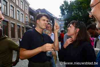 Op de selfie met Rousseau: Vooruit-boegbeeld mee op campagne in Hasselt