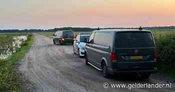 Voorbijgangers vinden dode man in bossen, politie houdt alle opties open