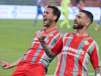 Serie B, la Cremonese travolge il Catanzaro e raggiunge il Venezia in finale