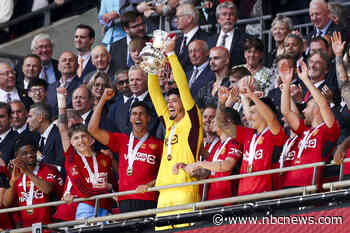 Man United wins the FA Cup after stunning Man City 2-1 in the final