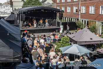 RSL Jazz lokt 600 bezoekers naar site voormalige kringloopwinkel: “De muziek brengt mensen bij elkaar”