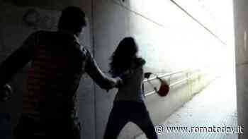 Si innamora della domestica e armato di pistola minaccia di morte la famiglia della donna