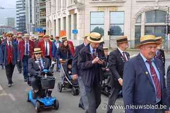 Nieuwe Snor van het Jaar ingehuldigd. “Snorren worden bij de jeugd weer helemaal hip”