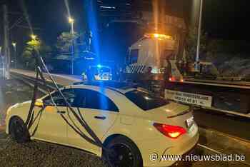 Auto eindigt op tramsporen door vergissing van bestuurder