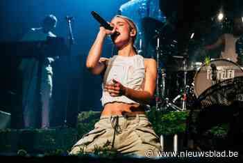 Vlaamse superster Pommelien blaast tent omver met gratis optreden op Arendonk Zingt