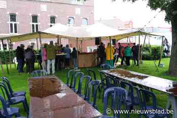 Natte opening van Kleine Kermis in Ruiselede