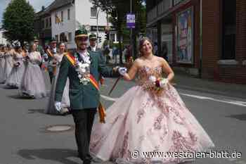 Benhausen feiert das Königspaar André Noll und Laura Kersting