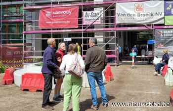 Ruim achthonderd bezoekers komen binnengluren op werf toekomstig gemeentehuis