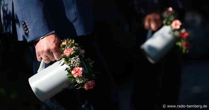 Spezielles Brauchtum: der Schlappentag in Hof