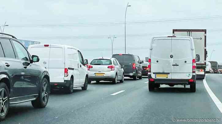 Bijna een uur vertraging na ongeluk op de A2