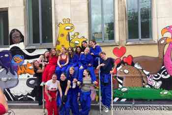 Leerlingen fleuren speelplaats op met zelf gecreëerde streetart