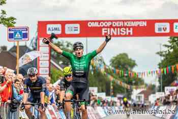 Brent Clé leeft bij Deschacht-Maes-Hens weer op en staat voor eerste keer op podium van UCI-koers: “Het is een voorrecht om in de ploeg te rijden bij mannen als Toon Aerts”
