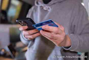 Valse bankmedewerkers veroordeeld tot drie jaar cel: daders pluimen bejaarden