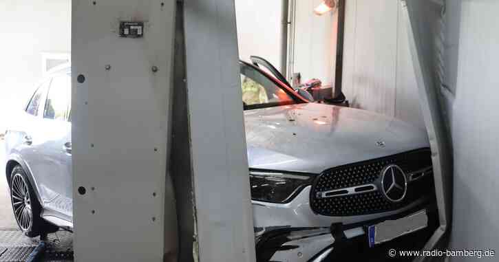 Karambolage in Waschanlage – Mitarbeiter schwer verletzt