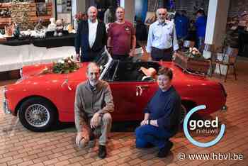 Oldtimer is blikvanger in tentoonstelling van Tuinhier in leeg kerkgebouw