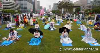 Mensen komen in Seoel samen voor ontspannen wedstrijd ‘helemaal niets doen’