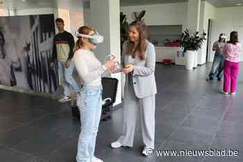 Wit-Gele Kruis en Kogeka dompelen leerlingen onder in (virtuele) zorgwereld