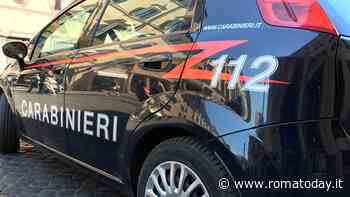 Un uomo in mimetica con un coltello in mano si aggira a Prati: passanti terrorizzati