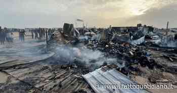 Rafah, quel che rimane della tendopoli dopo il raid israeliano che ha ucciso 45 persone