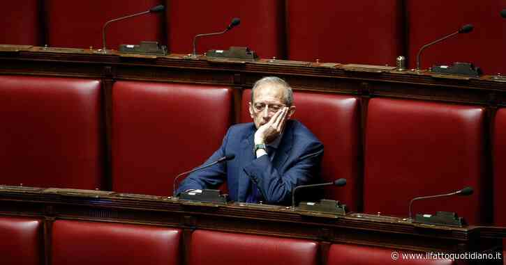 Fassino verso la proposta di risarcimento alla società che gestisce il duty free di Fiumicino: eviterebbe il processo per il furto del profumo