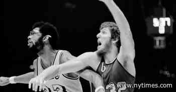 Bill Walton, N.B.A. Hall of Famer and Broadcasting Star, Dies at 71