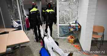 Politie ontruimt Erasmusgebouw na urenlange bezetting: ‘Zwarte dag voor universiteit’