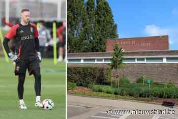 Portret van Rode Duivel Matz Sels komt op muur van sporthal Lindenhof