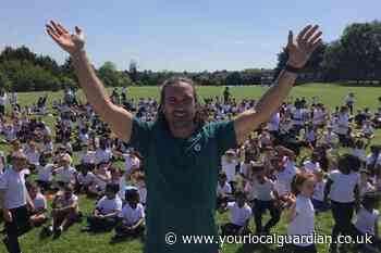 Joe Wicks makes visit to Tudor Academy New Addington