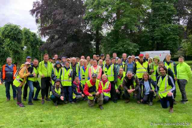 56 bedevaarders trotseren regen op weg naar Oostakker
