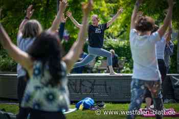 Bielefeld: Yoga mit einer Flasche Bier
