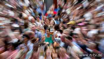 Stattdessen noch öfter spielen?: DJ-Verband: "L'amour toujours"-Verbot ist katastrophal