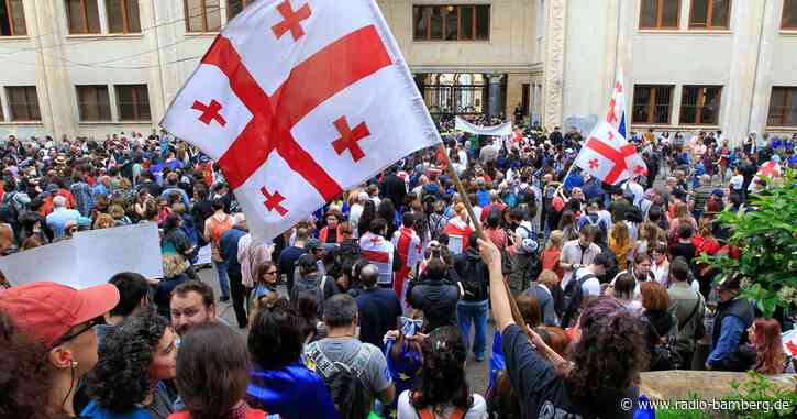 Georgien: Gesetz zur Kontrolle der Zivilgesellschaft gilt