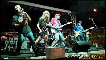 Fleurs du mal set acustico live al Sally Brown