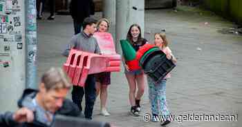 Duizenden NEC-supporters halen hun vaste stoeltje op uit het Goffertstadion: ‘Ik ben dol op deze club’