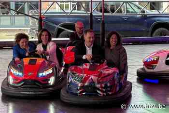 Na zijn onderhoud met Zelenski passeert premier De Croo op kermis in Hamont