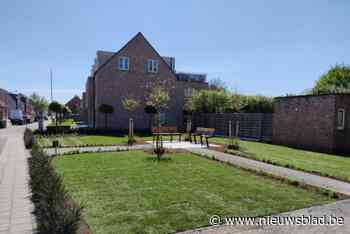 Nieuwe banken in dorpskern nodigen uit tot ontmoeting